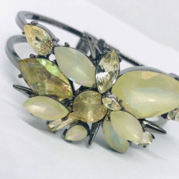 Cream Rhinestones & Gunmetal Double Stranded Clasp Bangle Bracelet - Picture 7 of 8